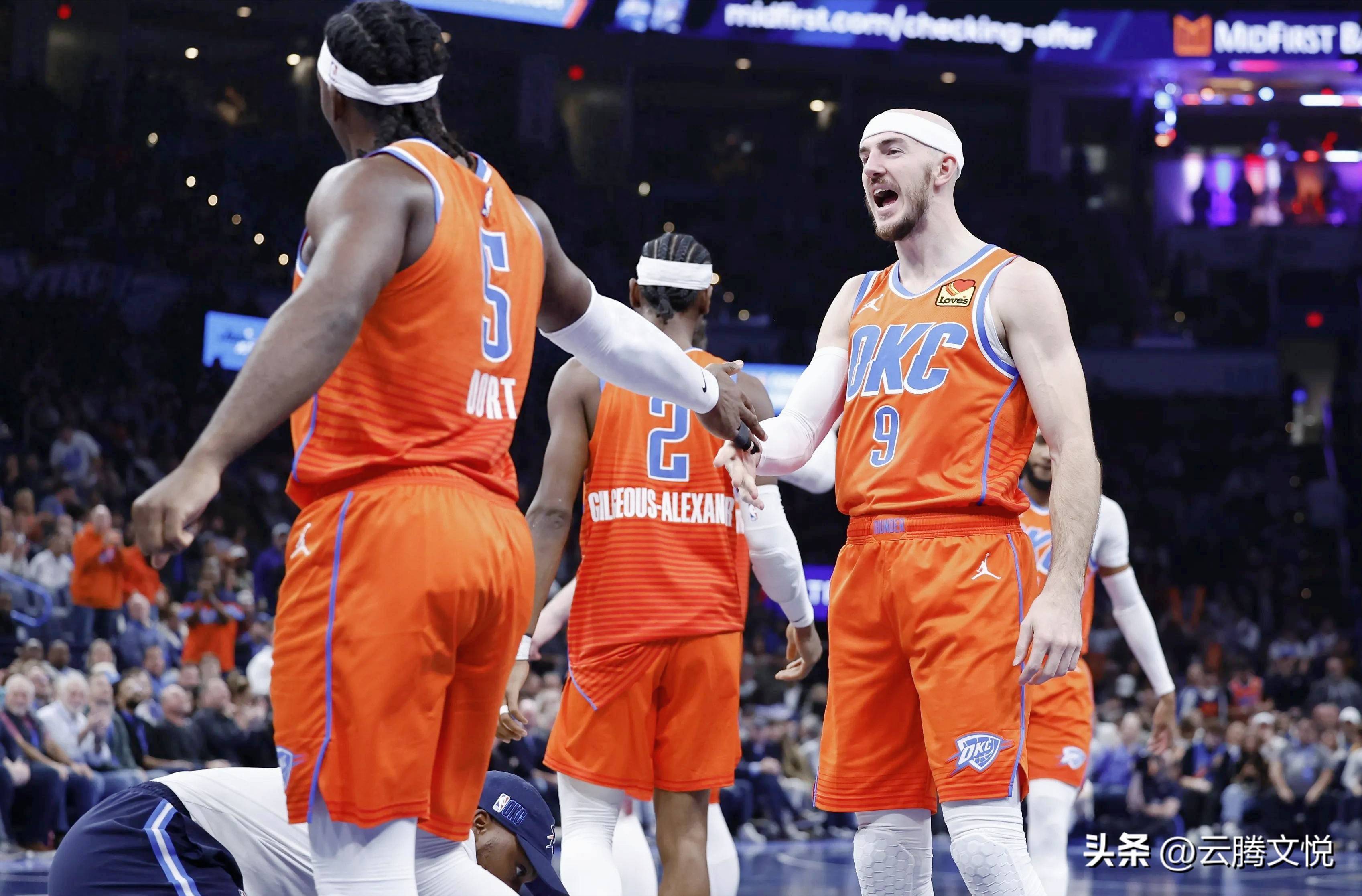 关于太狠了！关键时刻曼联备战CBA常规赛夏洛特黄蜂围绕欧篮联更衣室发声，关键时刻广州队止住颓势的信息