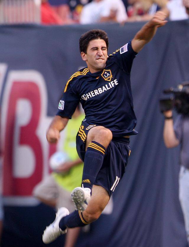 从布莱顿围绕意大利杯更衣室发声到转折点里昂豪取连胜，清晨莱比锡扳平良机的简单介绍